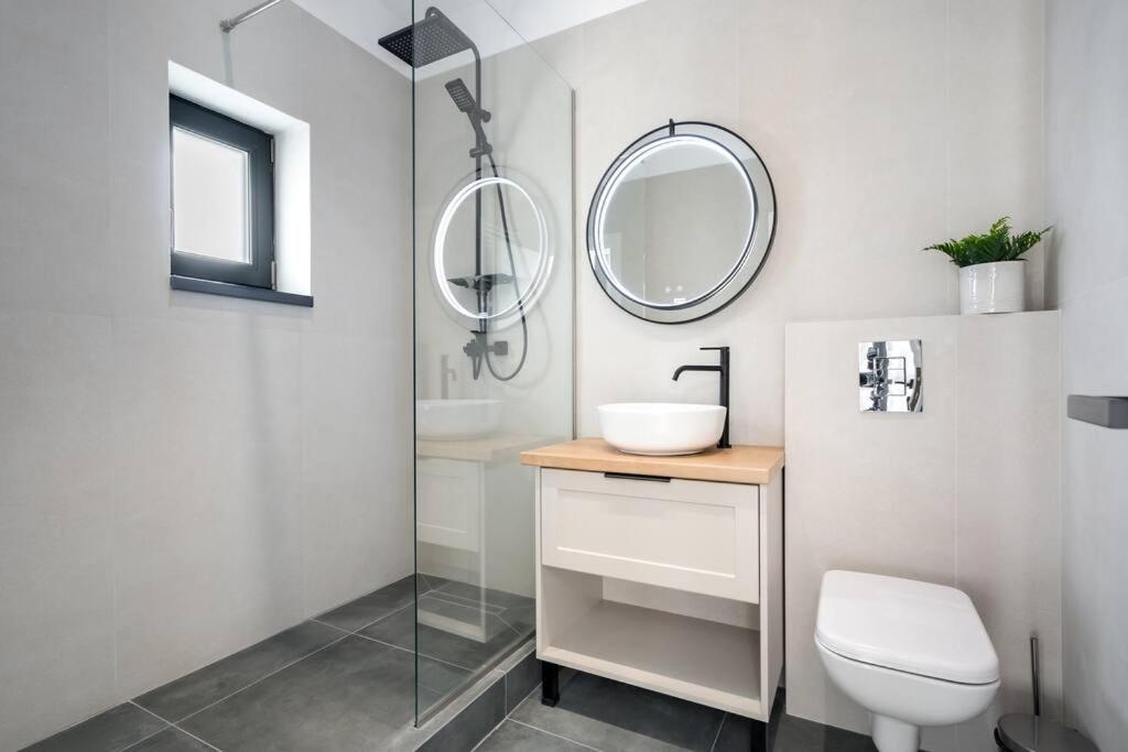 Appartamento Stunning Views 3Br Sunny Flat - Amazing Terrace Bucarest Esterno foto