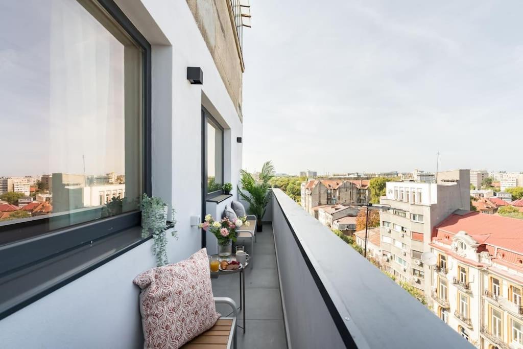 Appartamento Stunning Views 3Br Sunny Flat - Amazing Terrace Bucarest Esterno foto
