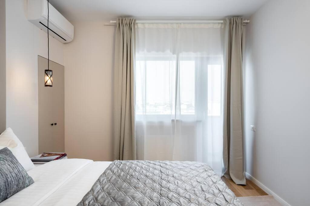 Appartamento Stunning Views 3Br Sunny Flat - Amazing Terrace Bucarest Esterno foto