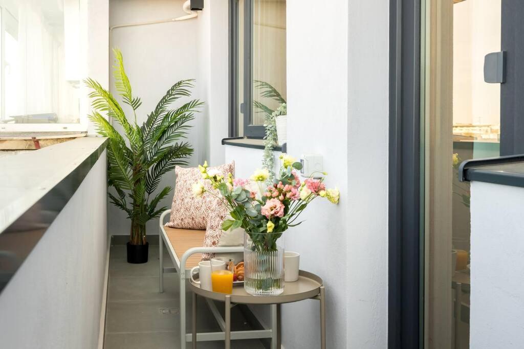 Appartamento Stunning Views 3Br Sunny Flat - Amazing Terrace Bucarest Esterno foto