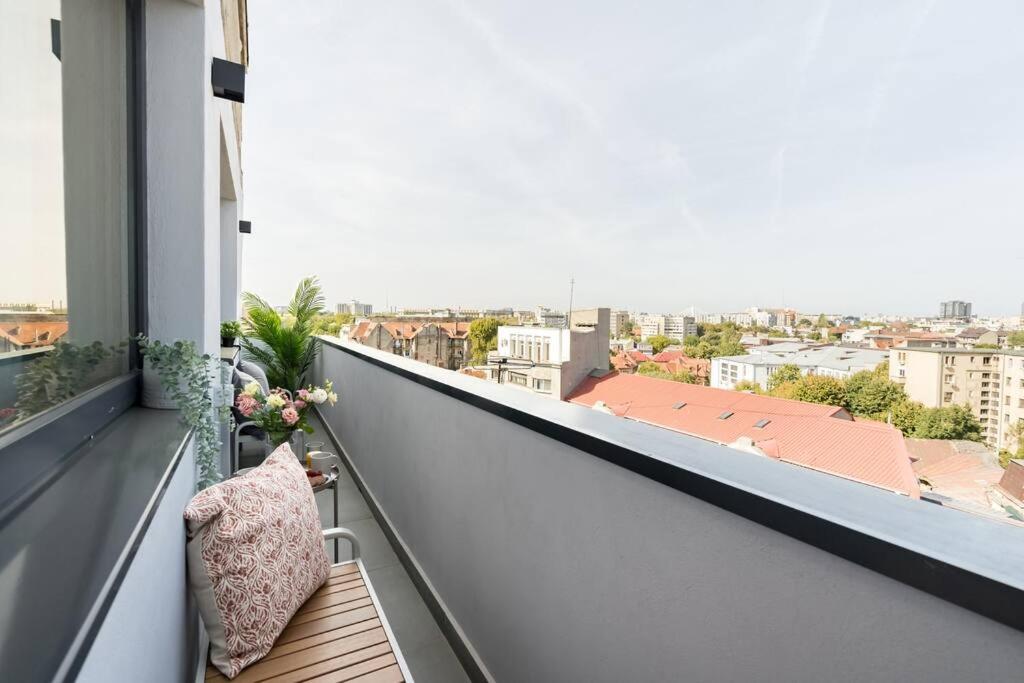 Appartamento Stunning Views 3Br Sunny Flat - Amazing Terrace Bucarest Esterno foto